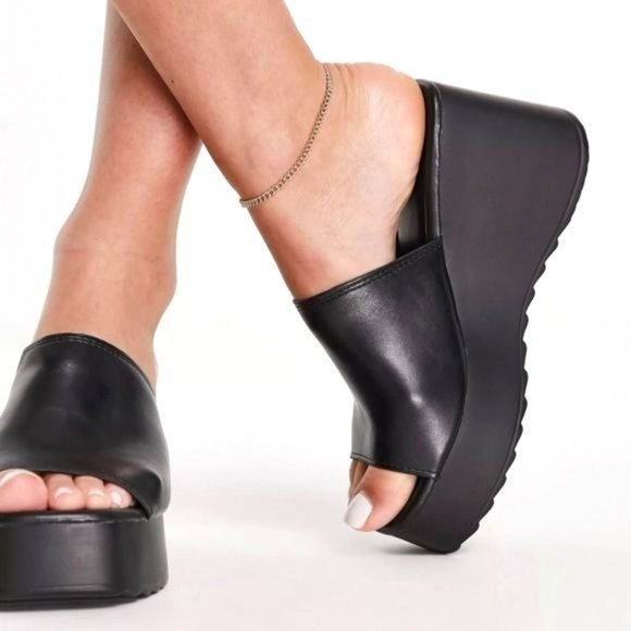 Shoes - !! NEW !! Y2K Chunky Platform Wedges in Black
